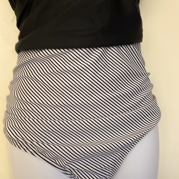 💙Black halter one piece swimsuit. - Picture 4 of 4